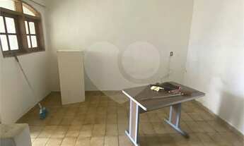 Imagem: 3 dormitórios, 2 banheiro, 4 vagas na garagem