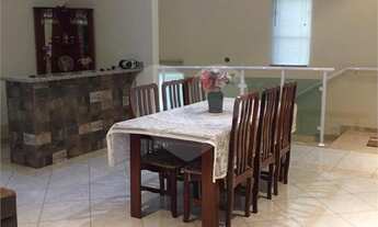 Imagem 6: 3 dormitórios, 1 suítes, 2 banheiro, 2 vagas na garagem, 263M² de Área Construída