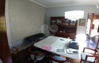 Imagem 4: 4 dormitórios, 1 suítes, 4 banheiro, 4 vagas na garagem, 246M² de Área Construída