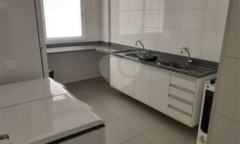 Imagem 6: 3 dormitórios, 1 suítes, 2 banheiro, 2 vagas na garagem, 82M² de Área Construída