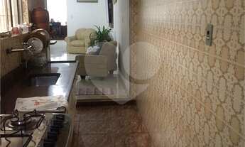 Imagem 6: 3 dormitórios, 1 suítes, 3 banheiro, 2 vagas na garagem, 265M² de Área Construída