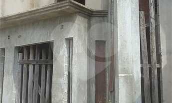 Imagem 5: 3 dormitórios, 1 suítes, 2 banheiro, 2 vagas na garagem, 193M² de Área Construída