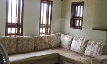 Imagem 2: 4 dormitórios, 2 suíte, 2 banheiro, 5 vagas na garagem, 200M² de Área Construída