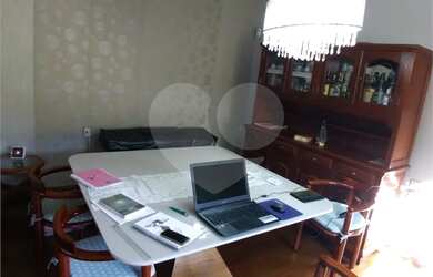 Imagem 5: 4 dormitórios, 1 suítes, 4 banheiro, 4 vagas na garagem, 246M² de Área Construída