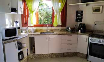 Imagem 7: 4 dormitórios, 2 suíte, 1 banheiros, 6 vagas na garagem, 300M² de Área Construída