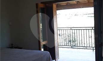 Imagem 3: 3 dormitórios, 2 suíte, 3 banheiro, 4 vagas na garagem, 1197M² de Área Construída