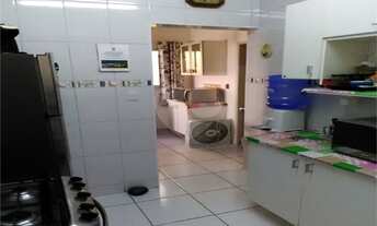 Imagem 5: 3 dormitórios, 1 suítes, 2 banheiro, 2 vagas na garagem, 159M² de Área Construída