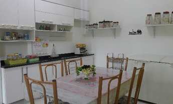 Imagem 4: 5 dormitórios, 2 suíte, 2 banheiro, 4 vagas na garagem, 450M² de Área Construída