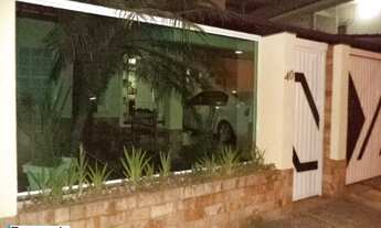 Imagem: 4 dormitórios, 2 suíte, 2 banheiro, 3