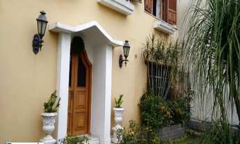 Imagem: 5 dormitórios, 2 banheiro, 1 vaga na garagem