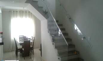 Imagem: 3 dormitórios, 1 suítes, 2 banheiro, 3