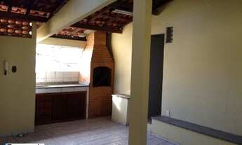 Imagem 2: 4 dormitórios, 2 suíte, 1 banheiros, 240M² de Área Total