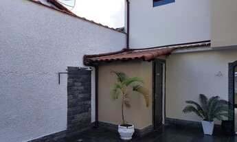 Imagem 2: 3 dormitórios, 1 suítes, 2 banheiro, 2 vagas na garagem