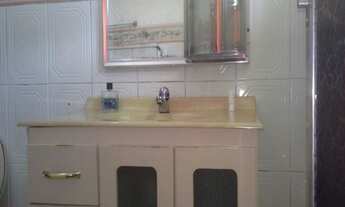 Imagem 4: 4 dormitórios, 1 suítes, 2 banheiro, 2 vagas na garagem