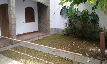 Imagem 2: 4 dormitórios, 2 banheiro, 3 vagas na garagem