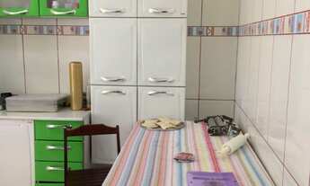 Imagem: 4 dormitórios, 2 banheiro, 2 vagas na garagem