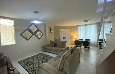 Imagem 2: 4 dormitórios, 2 suíte, 5 banheiro, 2 vagas na garagem, 184M² de Área Construída