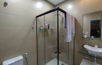 Imagem 7: 2 dormitórios, 1 suítes, 3 banheiro, 225M² de Área Construída