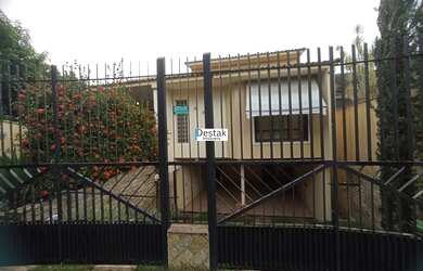 Imagem 2: 6 dormitórios, 2 suíte, 2 banheiro, 2 vagas na garagem