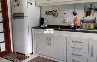 Imagem 7: 3 dormitórios, 1 suítes, 2 vagas na garagem, 141M² de Área Construída