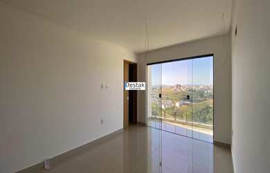 Imagem 4: 3 dormitórios, 1 suítes, 1 banheiros, 2 vagas na garagem, 196M² de Área Construída