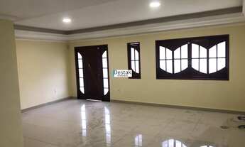 Imagem 3: 3 dormitórios, 1 suítes, 2 banheiro, 2 vagas na garagem