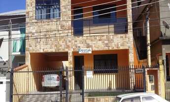 Imagem: 4 dormitórios, 2 banheiro, 2 vagas na garagem