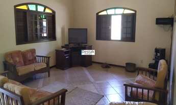 Imagem 1: 3 dormitórios, 1 suítes, 4 vagas na garagem, 300M² de Área Construída