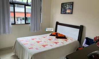 Imagem 2: 4 dormitórios, 2 banheiro, 2 vagas na garagem