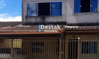 Imagem: 4 dormitórios, 2 banheiro, 2 vagas na garagem