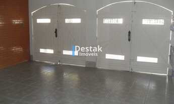 Imagem 4: 3 dormitórios, 1 suítes, 4 banheiro, 4 vagas na garagem, 220M² de Área Construída