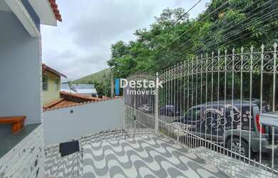 Imagem 2: 3 dormitórios, 3 vagas na garagem, 254M² de Área Construída