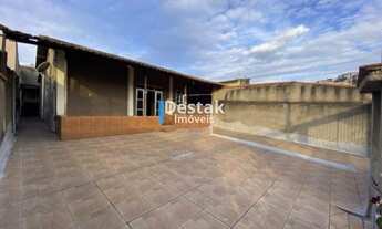 Imagem: 4 dormitórios, 2 banheiro