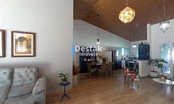 Imagem 4: 2 dormitórios, 2 suíte, 1 banheiros, 2 vagas na garagem, 220M² de Área Construída