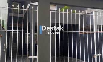 Imagem 2: 3 dormitórios, 1 suítes, 2 banheiro, 2 vagas na garagem