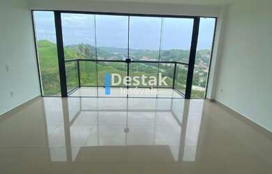 Imagem 2: 3 dormitórios, 1 suítes, 3 banheiro, 2 vagas na garagem, 165M² de Área Construída