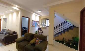 Imagem 5: 4 dormitórios, 2 suíte, 3 banheiro, 3 vagas na garagem, 235M² de Área Construída