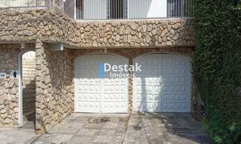 Imagem: 4 dormitórios, 1 suítes, 2 banheiro, 270M²