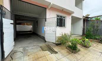 Imagem 4: 3 dormitórios, 1 vaga na garagem, 195M² de Área Construída