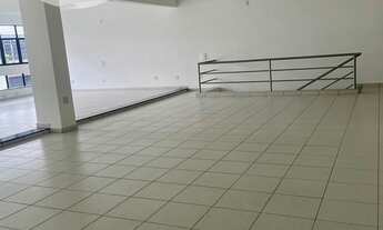 Imagem 5: ALUGO PRÉDIO LINDISSÍMO COM FAIXADA HISTÓRICA NO CENTRO COM VISTA PARA O PARQUE. LEGALIZAD