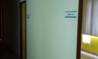 Imagem 6: Conjunto de 9 salas comerciais com recepção banheiros e cozinha. No centro comercial de Re