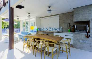 Imagem 3: Casa em condomínio na Praia da Baleia com clube frente ao mar