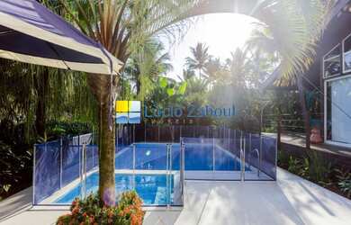 Imagem 2: Casa em condomínio na Praia da Baleia com clube frente ao mar