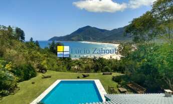 Imagem: Casa com vista para o mar em condomínio