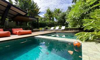 Imagem 1: Excelente casa em condomínio com clube frente ao mar para locação na praia da Baleia