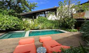 Imagem 2: Excelente casa em condomínio com clube frente ao mar para locação na praia da Baleia