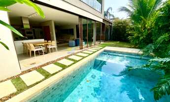 Imagem: Casa Cinematográfica a Venda em Condomínio