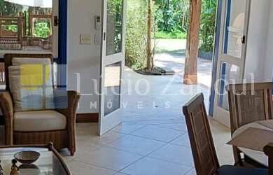 Imagem 2: 5 dormitórios, 5 suíte, 6 banheiro, 4 vagas na garagem, 240M² de Área Construída