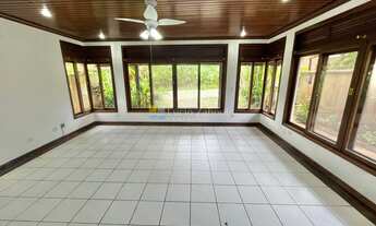 Imagem 6: 4 dormitórios, 2 suíte, 4 banheiro, 3 vagas na garagem, 300M² de Área Construída