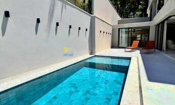 Imagem 3: Casa Cinematográfica no Canto Nobre de Juquehy a Venda a 80 Metros do Mar